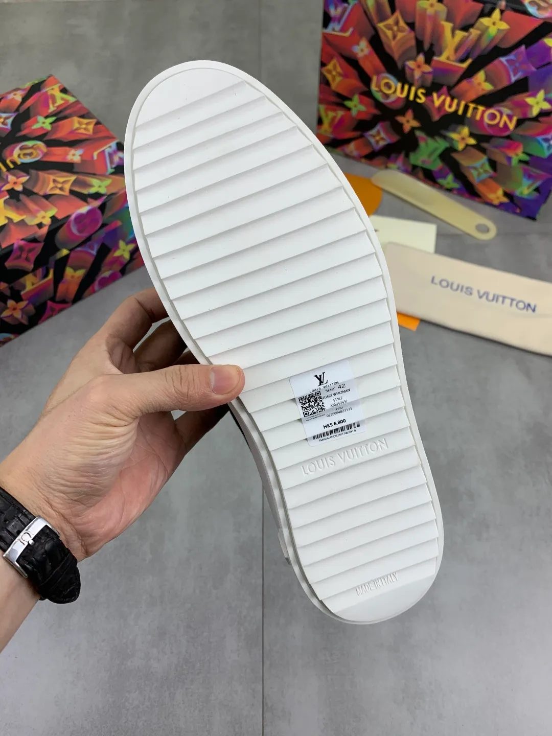 Men's men's shoes 💰P560💰[New model]🆘High-quality cowhide [Louis Vuitton]LV official website latest model🎁casual fashion high-top men's shoes👟hot style💥simple and elegant style, exclusive for trendy men. Unique official website latest brand elements👑original decoration, fashionable and generous, the fabric is made of original denim➕comfortable and breathable mesh lining➕cow leather feet ✅The official website specifies wear-resistant casual outsole, the classic model is taken in real life🎬Color: 4️⃣colors available😍Number of codes: 38-44 Full set of packaging